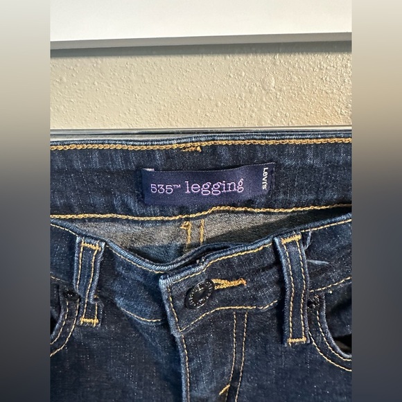 Levi Women’s 535 Legging Denim - Picture 2 of 5